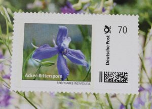 Acker-Rittersporn_Individuelle-Briefmarke-Stiftung-Rheinische-Kulturlandschaft